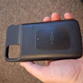 Foto inzerátu Powerbanka a obal v jednom iPhone 11