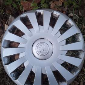 Škoda Octavia:  originál poklice 16palcu,300k. c. / 19648743