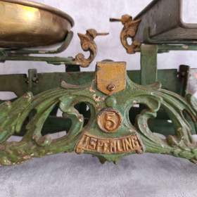 Foto inzerátu Starožitná figurální litinová váha Draci J.Sperling 5 Kg značení na zakladně rok 1936.