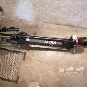 Foto inzerátu Elektrokoloběžku City Boss R3 černá