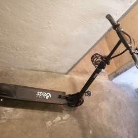 Foto inzerátu Elektrokoloběžku City Boss R3 černá