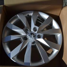 Foto inzerátu Škoda Octavia III– NOVÉ 17 orig.alu disky 6Jx17 ET48,