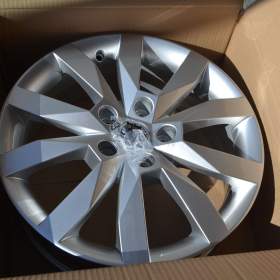 Foto inzerátu Škoda Octavia III– NOVÉ 17 orig.alu disky 6Jx17 ET48,