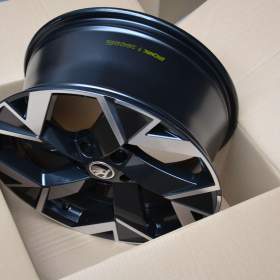Fotka k inzerátu Škoda Superb III/IV/VW Passat B8- NOVÉ orig. Alu 18- 8x18, ET44 / 18772786