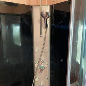 Fotka k inzerátu Hydromasážní sprchový box s integrovaným sprchovým panelem / 19648529