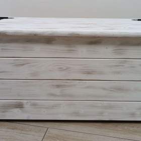 Foto inzerátu Dřevěná truhla