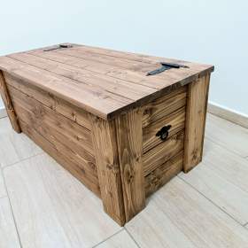 Foto inzerátu Dřevěná truhla