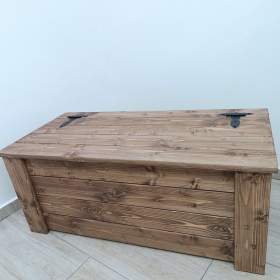 Foto inzerátu Dřevěná truhla