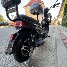 Foto inzerátu 🎄🎁 NOVÝ elektro skútr 350W – ideální vánoční dárek, plná výbava ✨🛵...