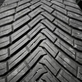 Foto inzerátu Sada nebo 2ks zimních pneu SUV pneu 235/55 R18: