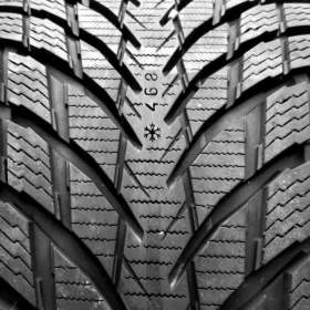 Sada nebo 2ks zimních pneu 235/45 R18:  / 19653259