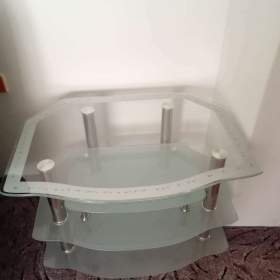 Foto inzerátu prodám skleněný TV stolek