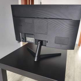 Foto inzerátu Monitor Samsung 28, 71cm.