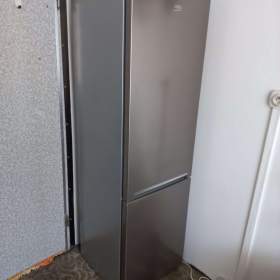 Fotka k inzerátu Prodám ledničku s mrazákem zn. BEKO / 19650403