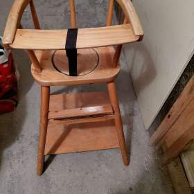 Foto inzerátu Prodám.krmici židličku