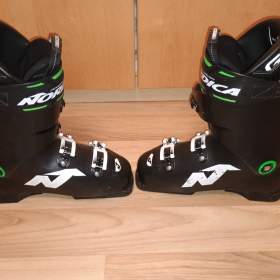 Foto inzerátu Špičkové výkonostní lyžáky vel. 27/27,5
