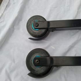 Foto inzerátu Kolečkové lyže INOVIK 