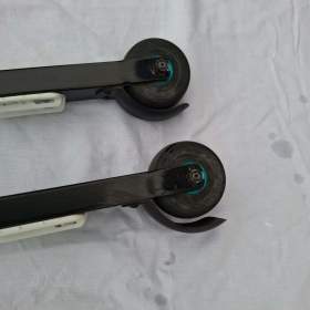 Foto inzerátu Kolečkové lyže INOVIK 