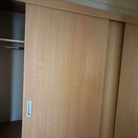 Foto inzerátu Výsuvná skříň na chodbě