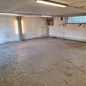 Foto inzerátu Pronájem velké garáže v Ostravě Radvanicích