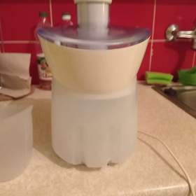 Foto inzerátu Philips HR 1823 Odšťavňovač