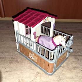 Foto inzerátu Stáj s koněm