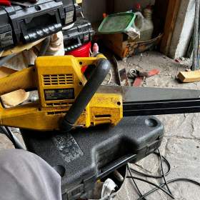 Foto inzerátu DeWALT aligator pila OW 390 1300 W  275 mm