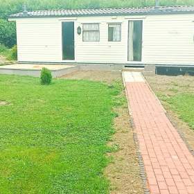 Foto inzerátu Zařízený mobilheim u Kopřivnice, voda, elektřina, zahrada, jen 14.000 Kč se vším...