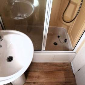 Foto inzerátu Zařízený mobilheim u Kopřivnice, voda, elektřina, zahrada, jen 14.000 Kč se vším...