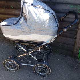 Foto inzerátu  Kočárek ROAN