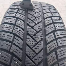 Foto inzerátu Prodám 2 x pneu Vredestein 205/55/17