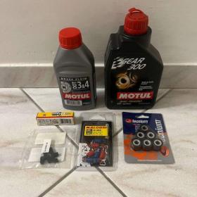 Náhradní díly pro skútry. / 19657349