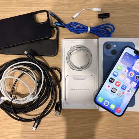 Foto inzerátu 📱 iPhone 13 256GB Blue, hezký stav, příslušenství 