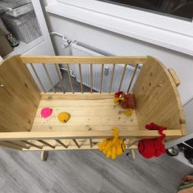 Foto inzerátu Prodám dětskou postýlku