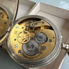 Foto inzerátu Velmi zajímavé masivní kapesní hodinky COLOMBOPHILE - Henry Martens