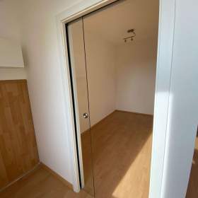 Foto inzerátu Prodej bytu  1+kk/B  , Hnězdenská 767/2. Praha  8- Troja