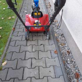 Foto inzerátu Elektricka snehova freza Mountfield