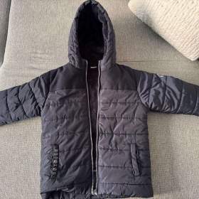 Fotka k inzerátu Prodám chlapeckou tmavě modrou bundu značky Boboli / 15148214