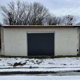 Prodej prostorné dvojgaráže po kompletní rekonstrukci / 19661719