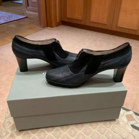 Foto inzerátu Nové dámské krásné celokožené jarní střevíce