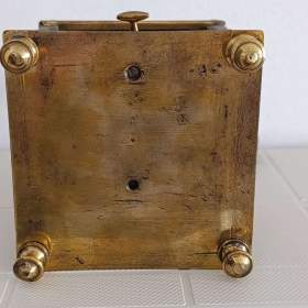 Foto inzerátu Krásný starožitný kavomlýnek s mosazi, ručně kované sloupky.