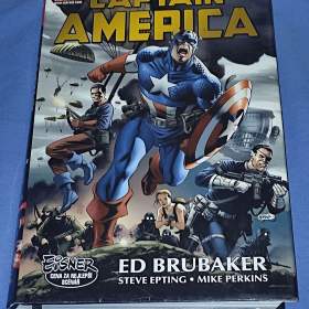 Fotka k inzerátu CAPTAIN AMERICA:  OMNIBUS -  KNIHA PRVNÍ / 18563569