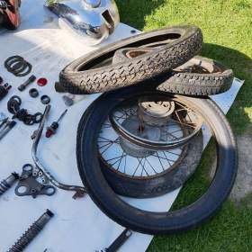 Foto inzerátu ND Jawa pérák / kývačka