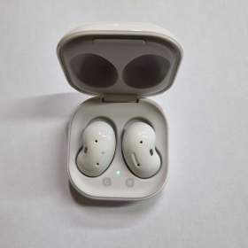 Fotka k inzerátu  Bluetooth sluchátka Samsung Galaxy Buds Live SM- R180 / 19237132