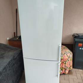 lednička s mrazákem / 19663093