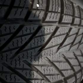 Foto inzerátu Po 2ks zimních pneu 215/60 R17: