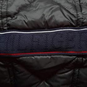 Foto inzerátu TOMMY HILFIGER PROŠÍVANÁ BUNDA S KAPUCÍ