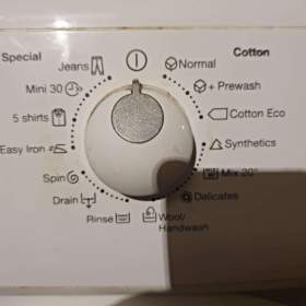 Foto inzerátu PRACKA ZANUSSI,BOCNI PLNENI,5KG,PLNE FUNKCNI,1000 OT.