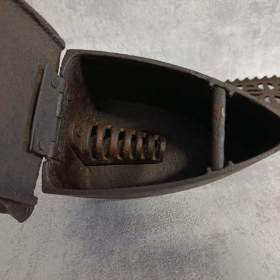 Foto inzerátu Značená německá velmi stará komínová žehlička (2x svastika)