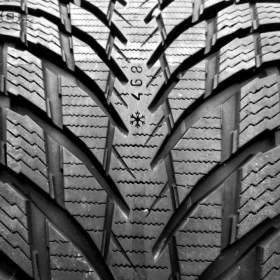 2ks nových zimních pneu 235/45 R18 Nokian  / 19668625